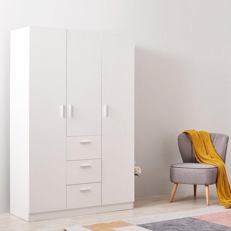 Triple Wardrobe with Drawers Triple Wardrobe with Drawers