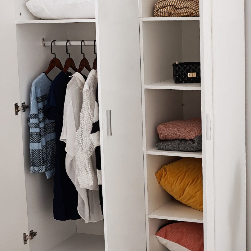 Triple Wardrobe with Drawers Triple Wardrobe with Drawers